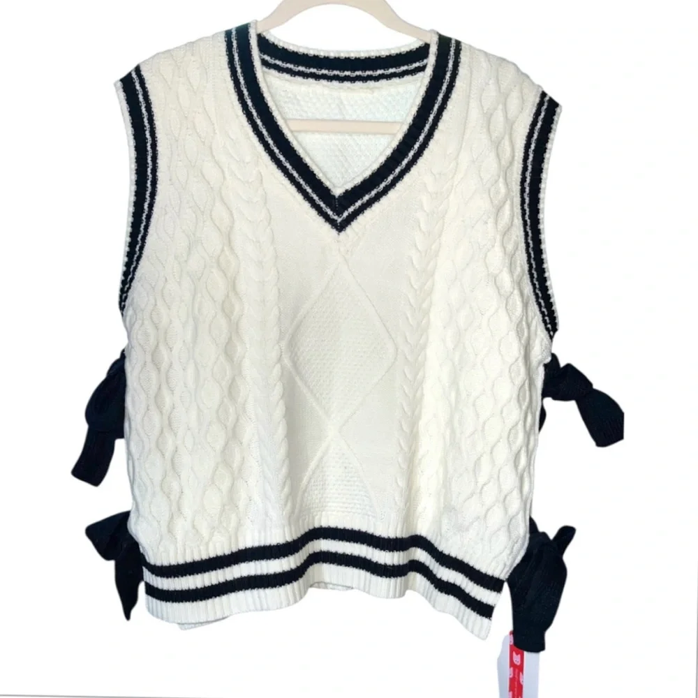 NWT Cider V-Neck Solid Bowknot Knitted Vest
Cream, Size XL - 10 - Picture 6 of 15